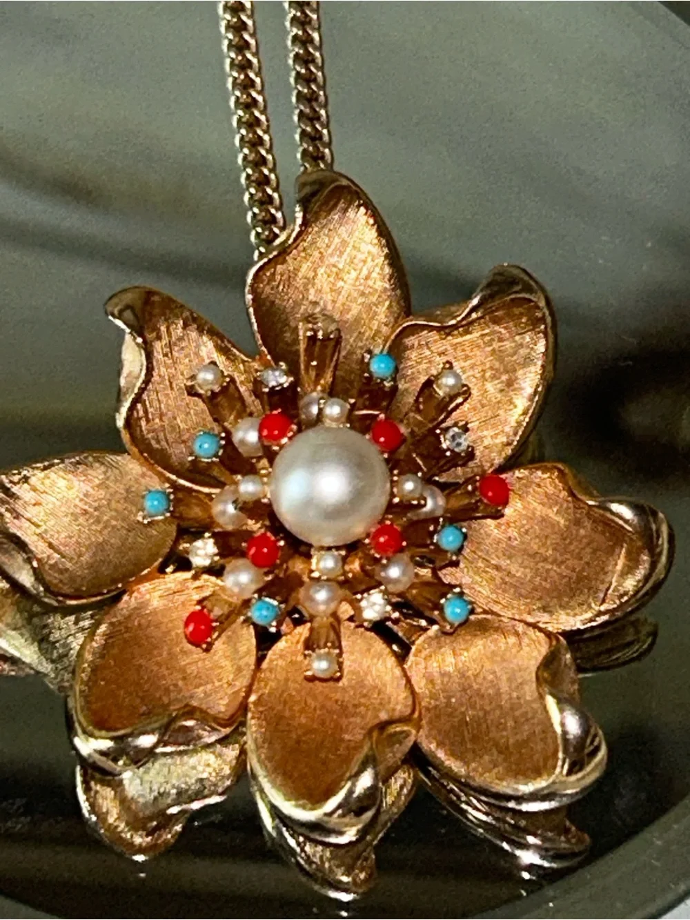 RARE VINTAGE LARGE GOLD TONE BROOCH Flower Starburst Collectible Turquoise
